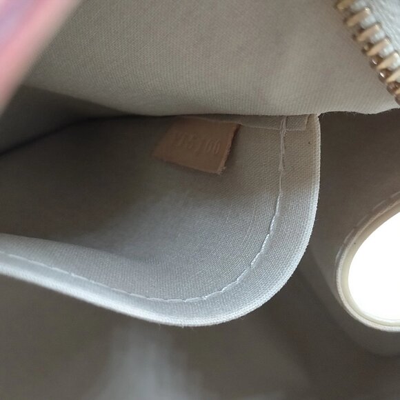 Authentic Louis Vuitton Brea MM Yellow Vernis Hand Bag mn517-112725 - Picture 15 of 16